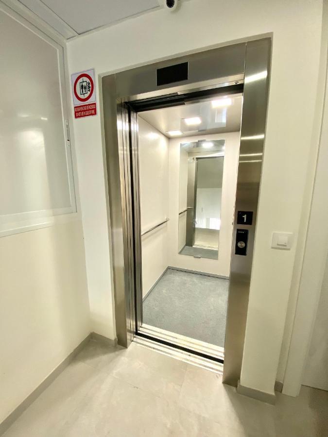 Apartamentos Turisticos Victoria Almuñécar المظهر الخارجي الصورة