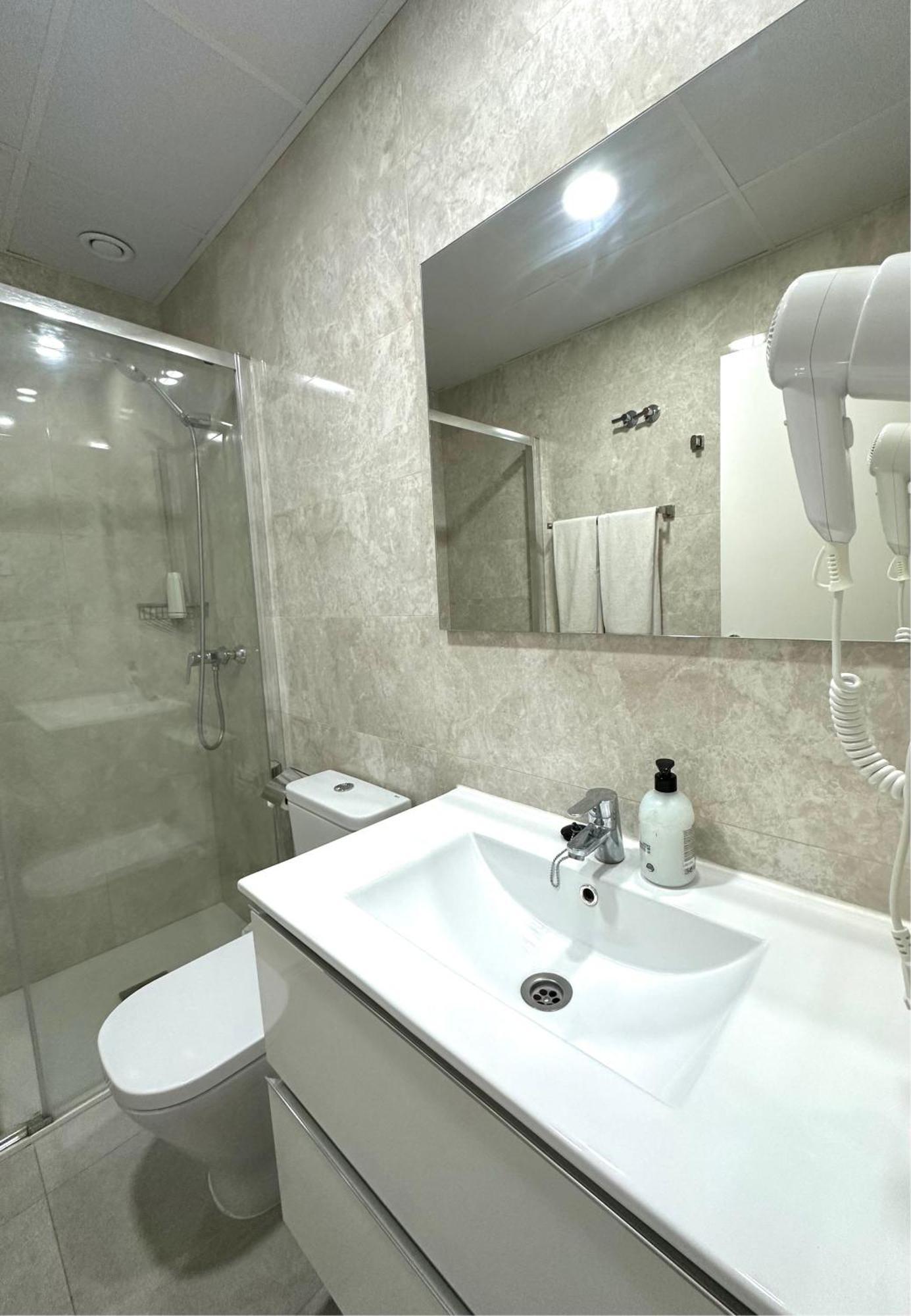 Apartamentos Turisticos Victoria Almuñécar المظهر الخارجي الصورة