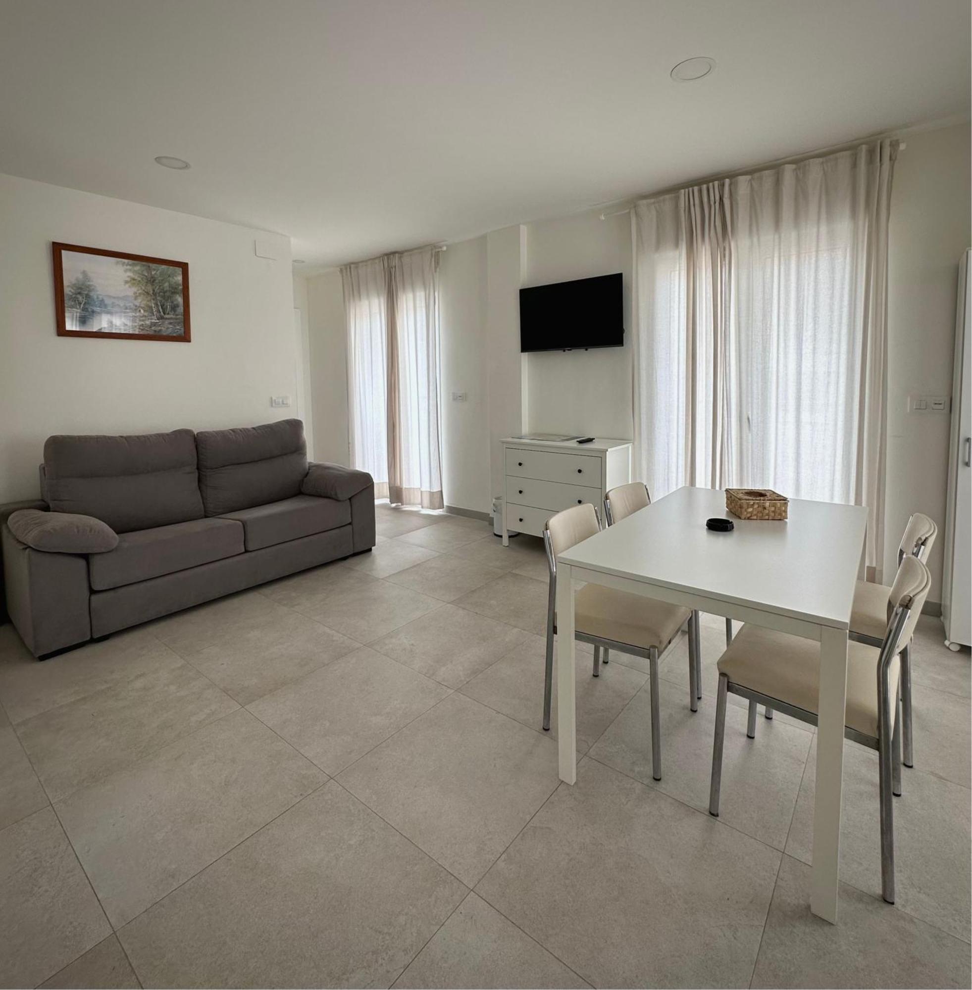 Apartamentos Turisticos Victoria Almuñécar المظهر الخارجي الصورة