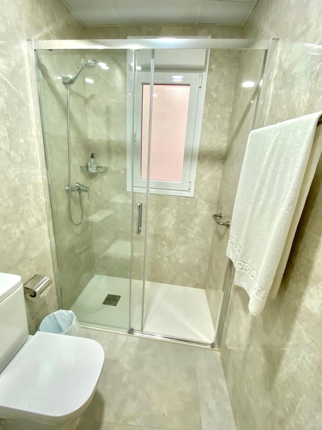 Apartamentos Turisticos Victoria Almuñécar المظهر الخارجي الصورة