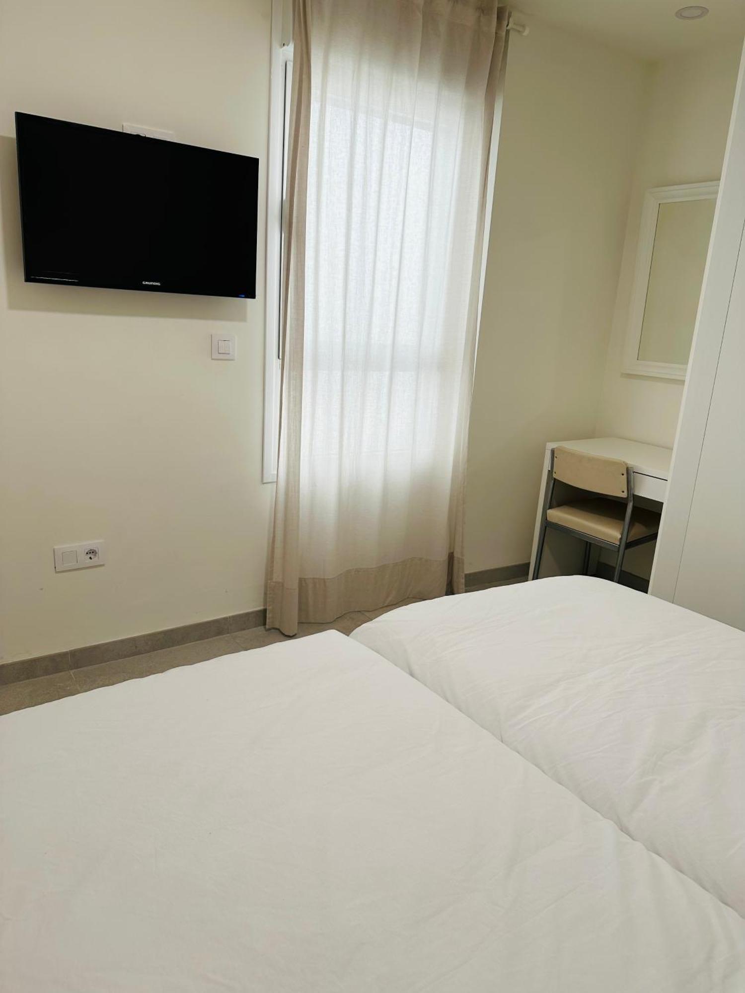 Apartamentos Turisticos Victoria Almuñécar المظهر الخارجي الصورة